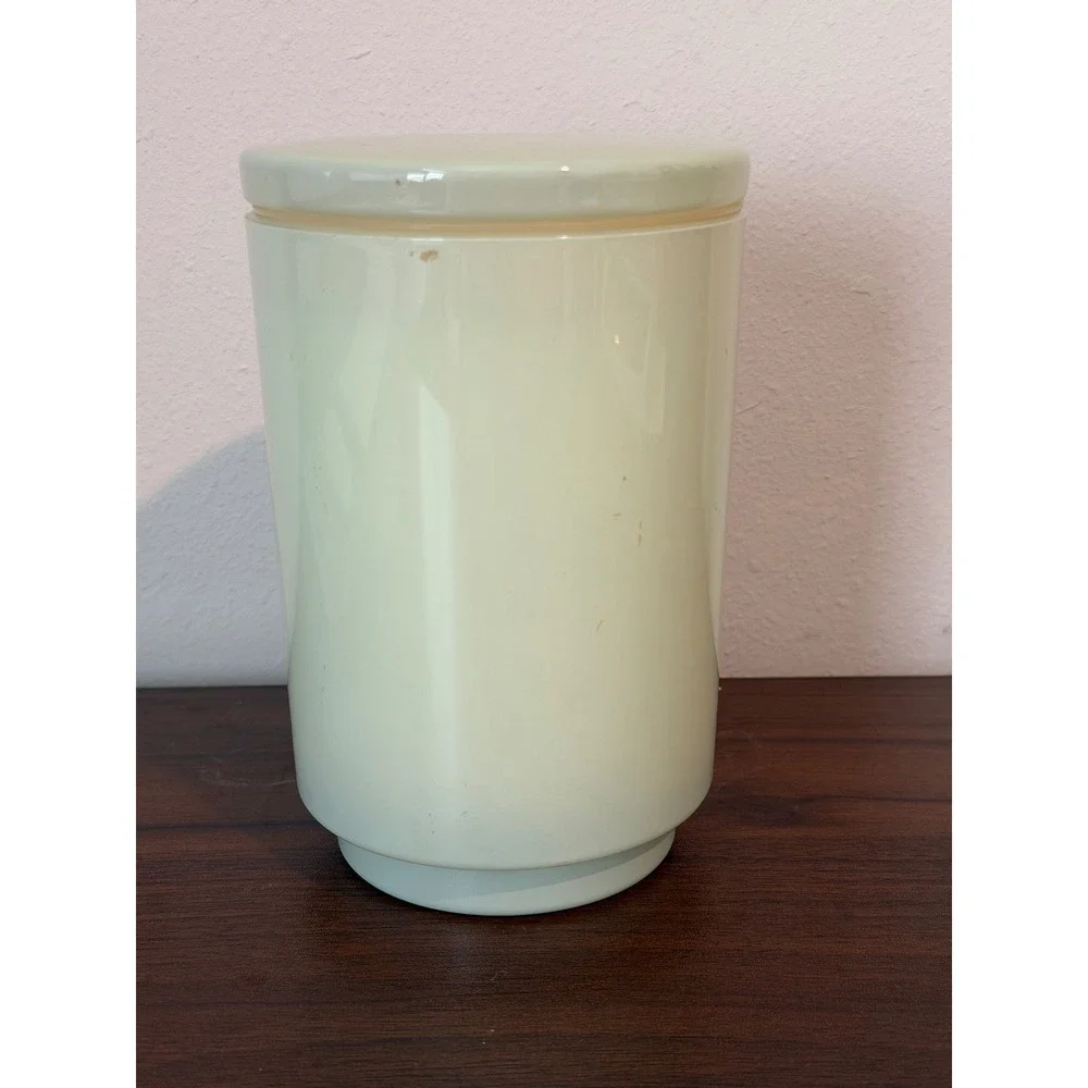 Place & Time Confidence Sparkling Pear Bellini 19oz Sage Green Jar Candle NEW